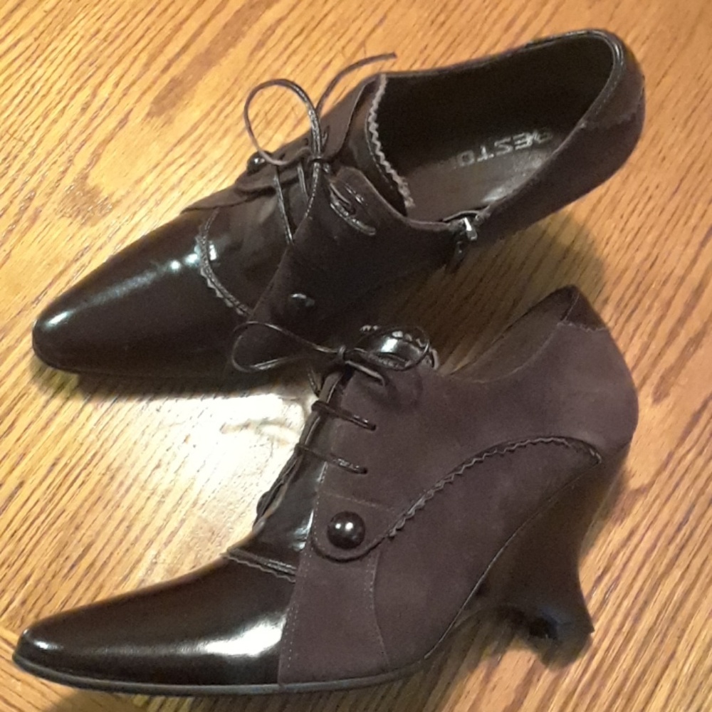 NWOT "Beston Brown Wedge Lace-Ups" Size 8